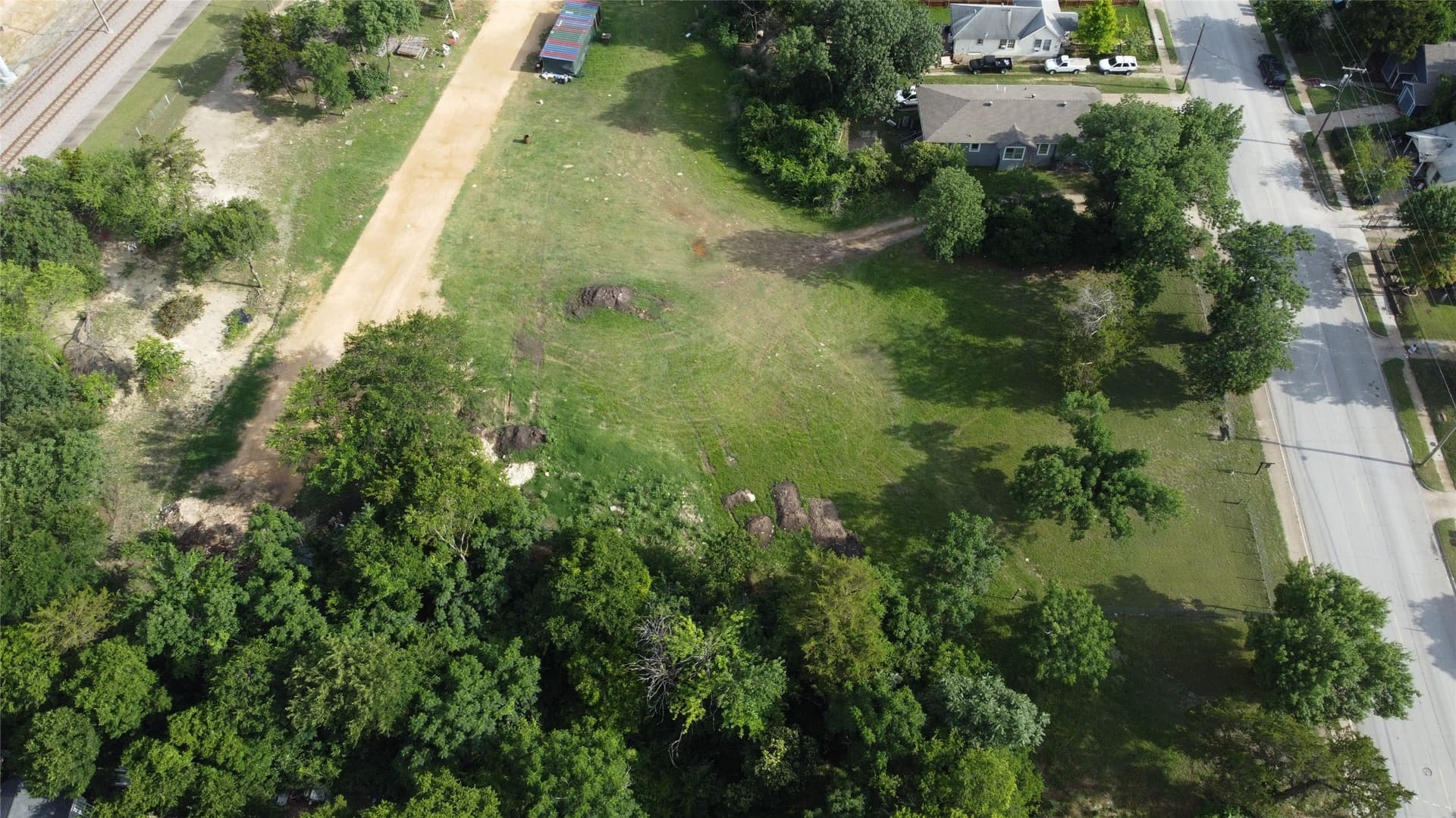 2.8 acres in Dallas County gallery image 4