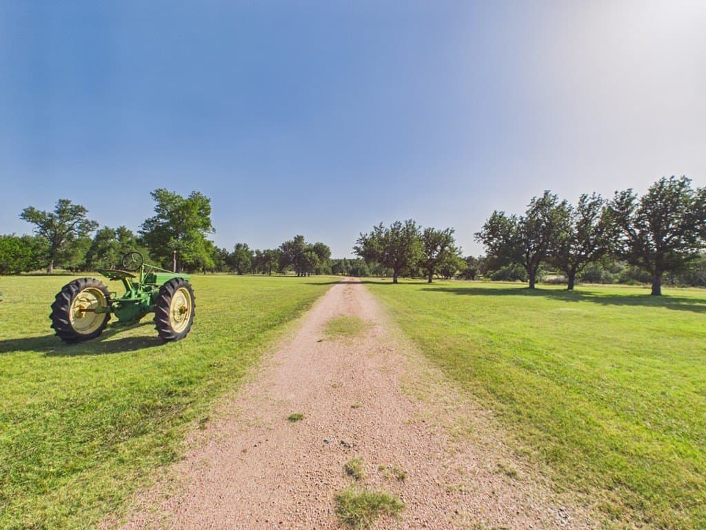 7.72 acres in Gillespie County gallery image 4
