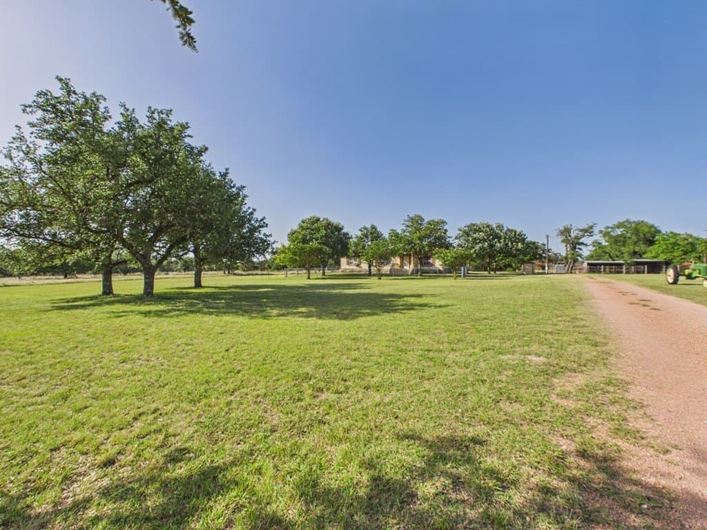 7.72 acres in Gillespie County - photo 15
