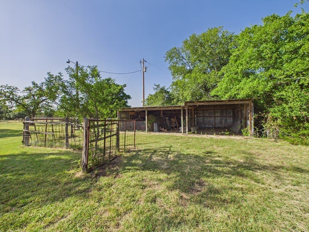 7.72 acres in Gillespie County - photo 14