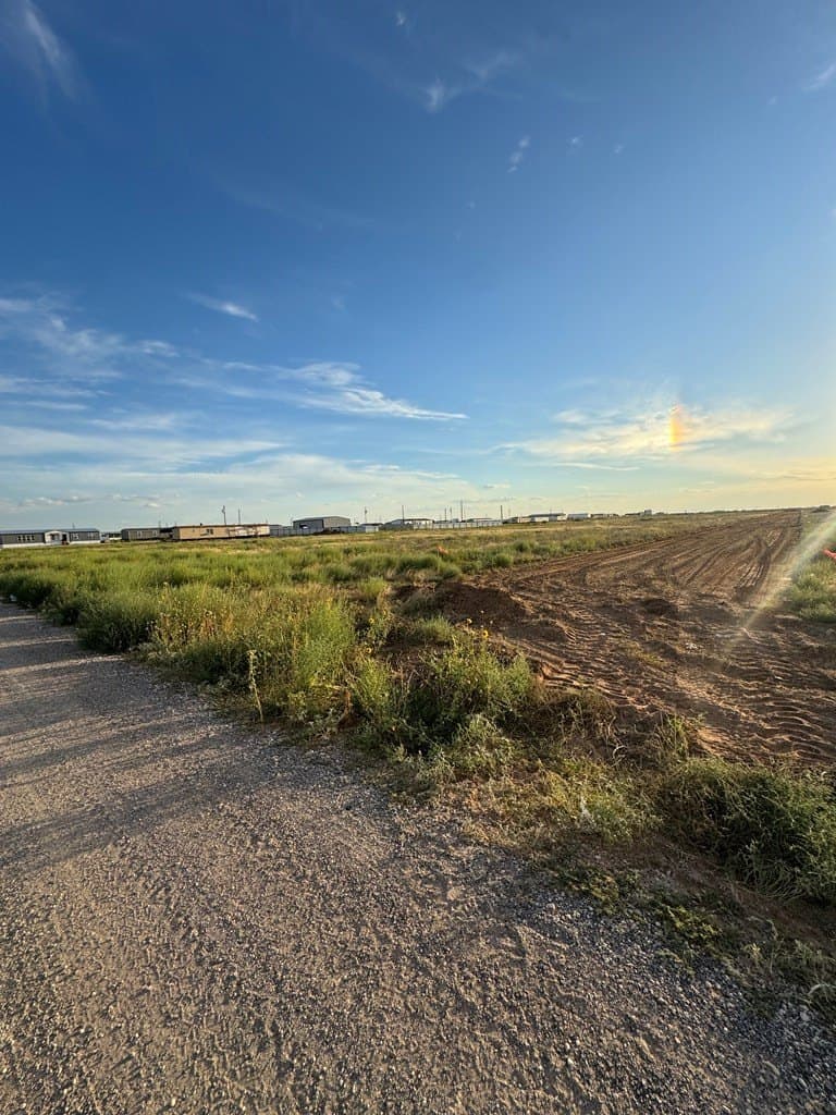 1.12 acres in Midland County gallery image 3