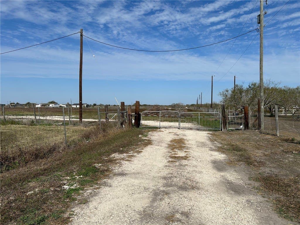 5.01 acres in Nueces County - photo 9