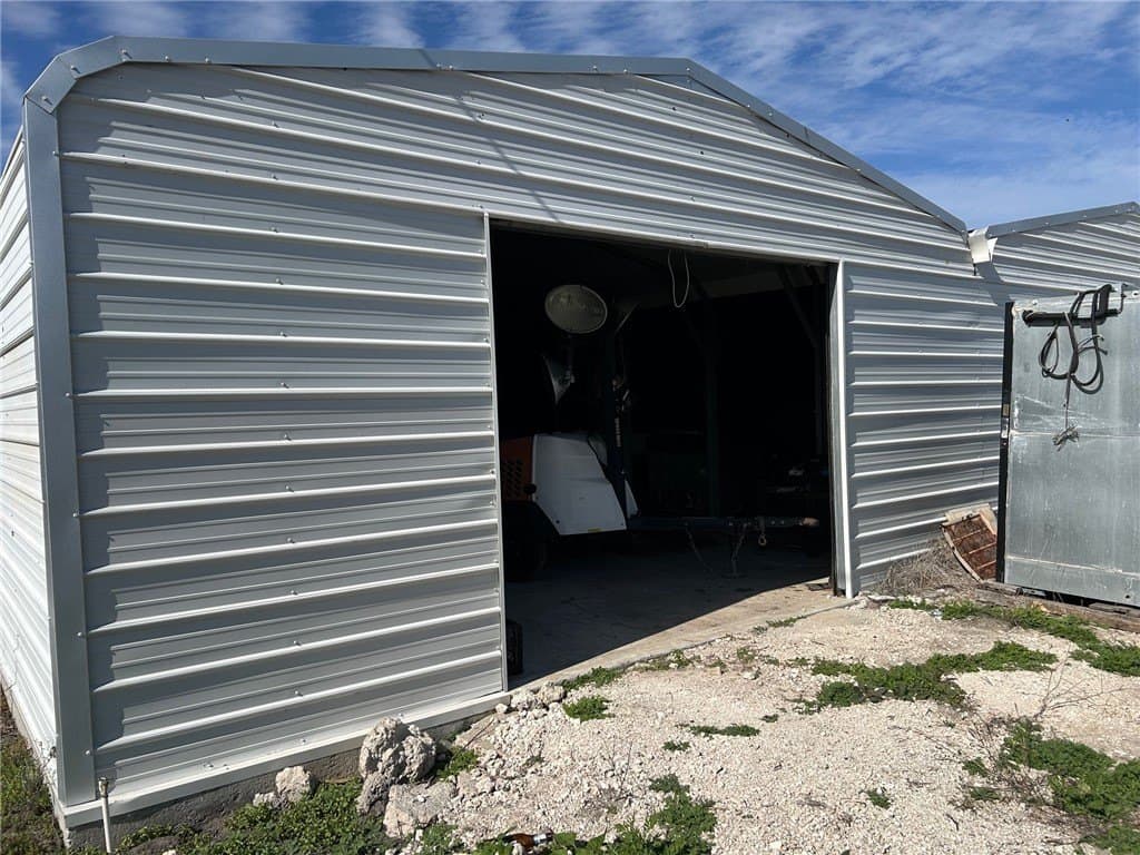5.01 acres in Nueces County - photo 8