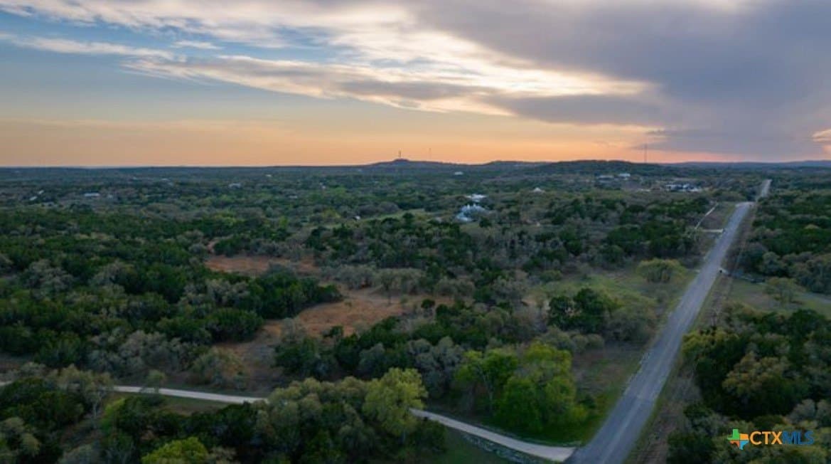 25 acres in Hays County