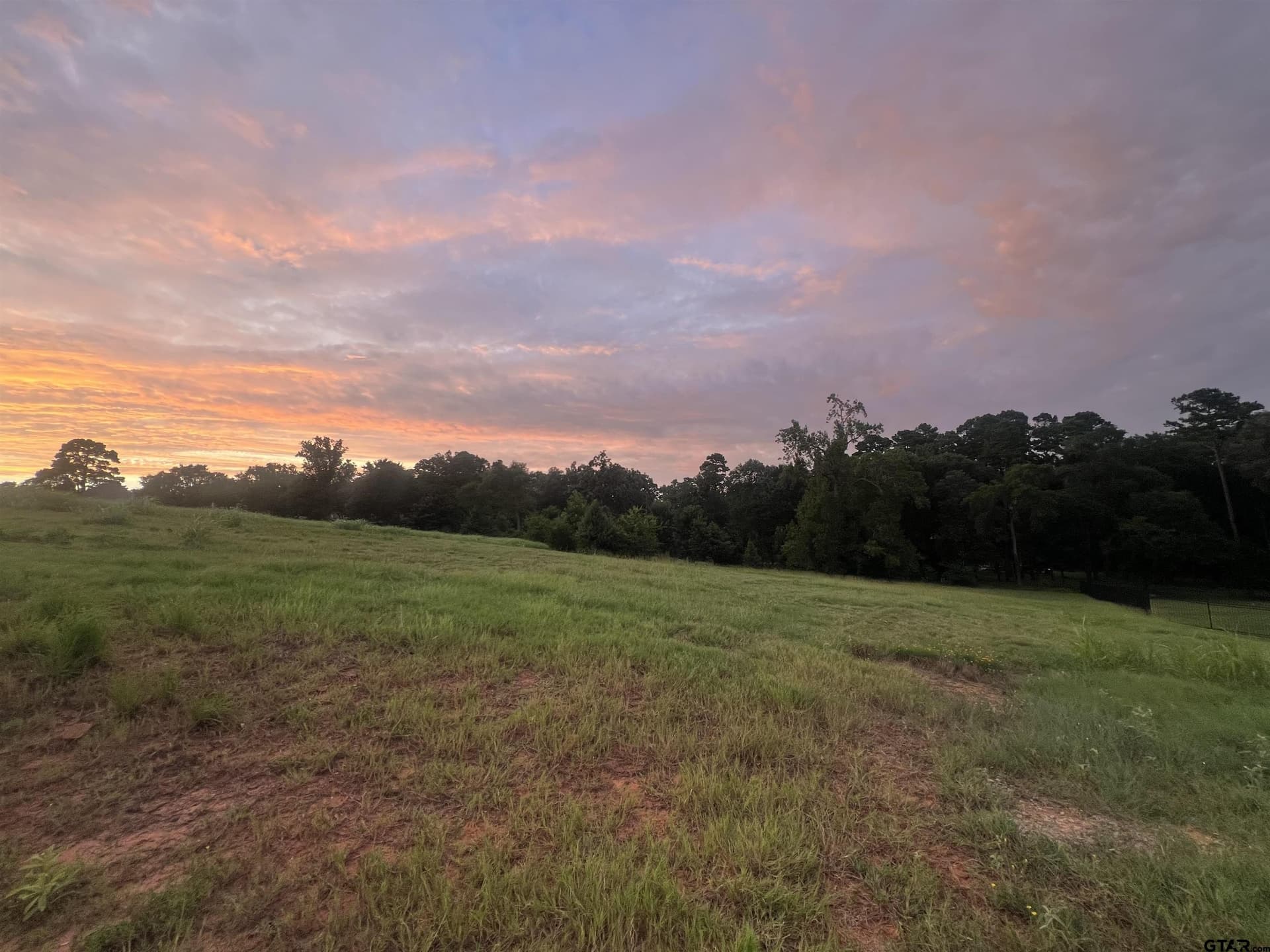 1.44 acres in Smith County