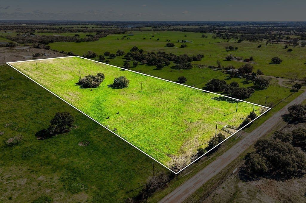 10.1 acres in Fayette County gallery image 3