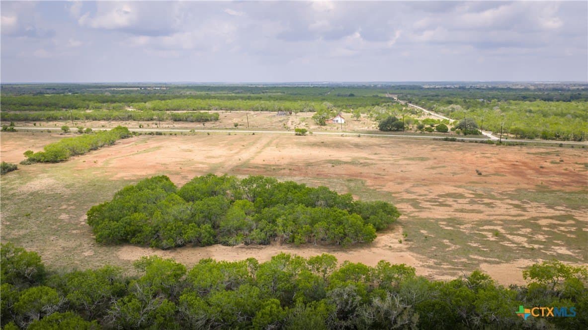 445.99 acres in Gonzales County - photo 10