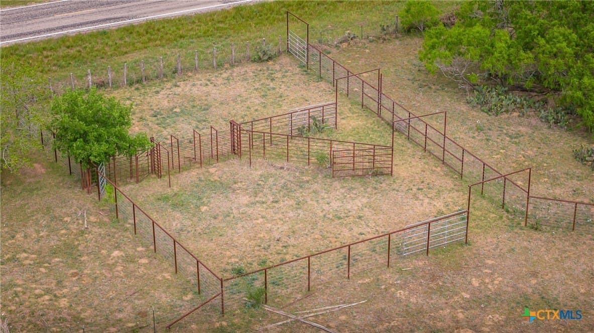 445.99 acres in Gonzales County gallery image 4