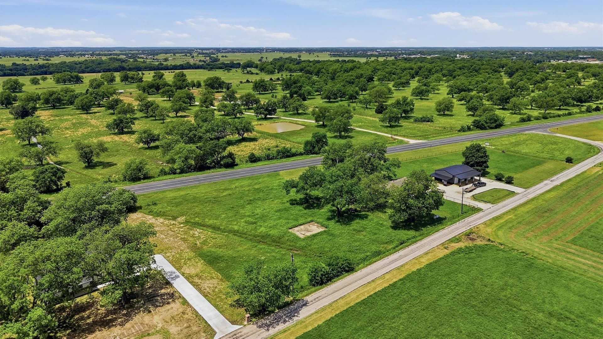 1.06 acres in Grayson County gallery image 3