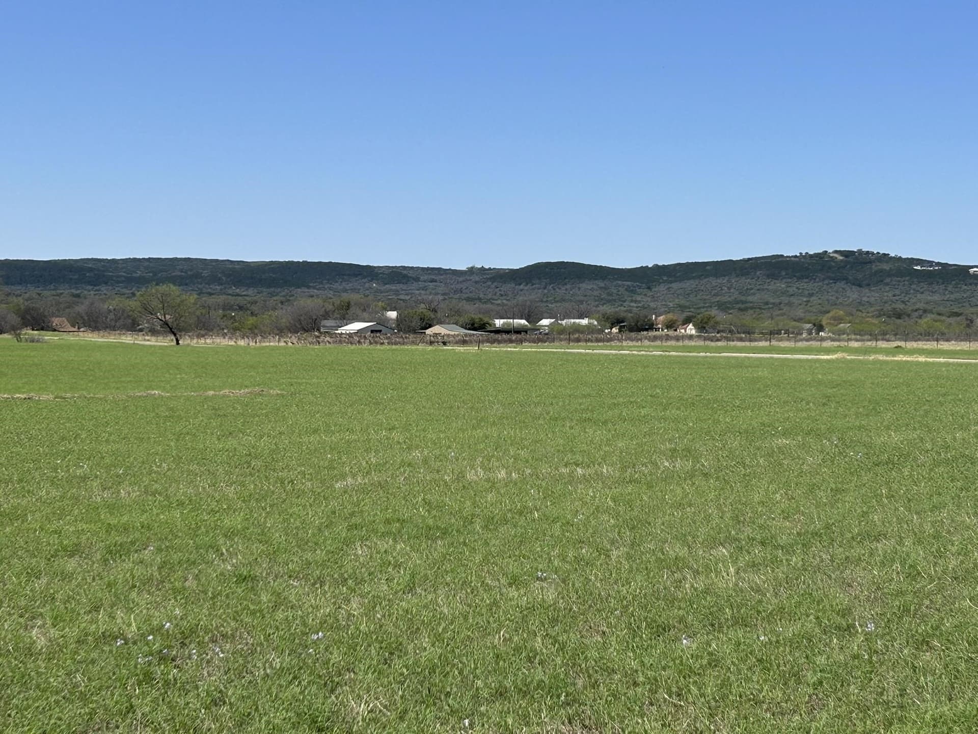 1.5 acres in Burnet County gallery image 3