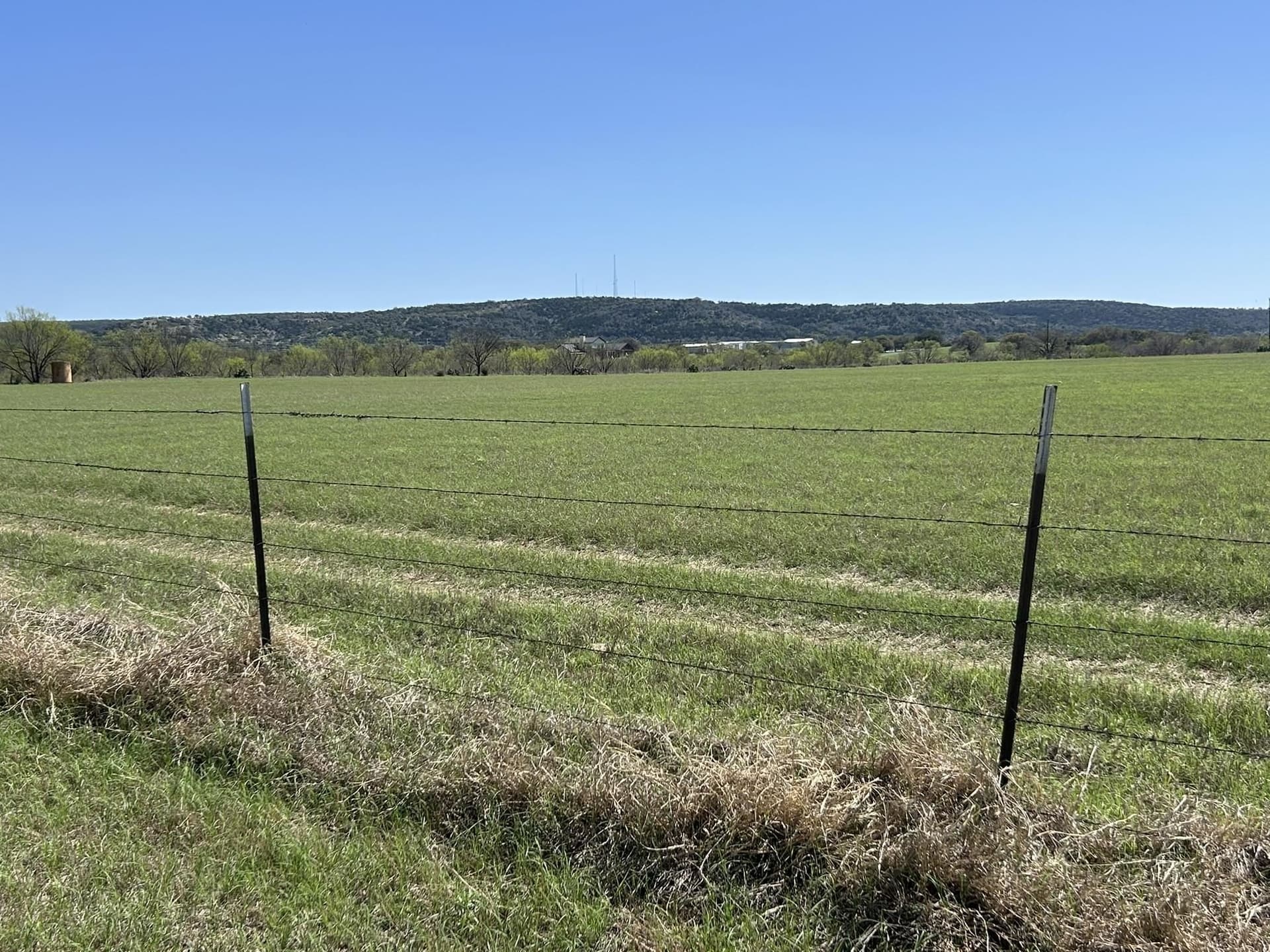 1.5 acres in Burnet County gallery image 4