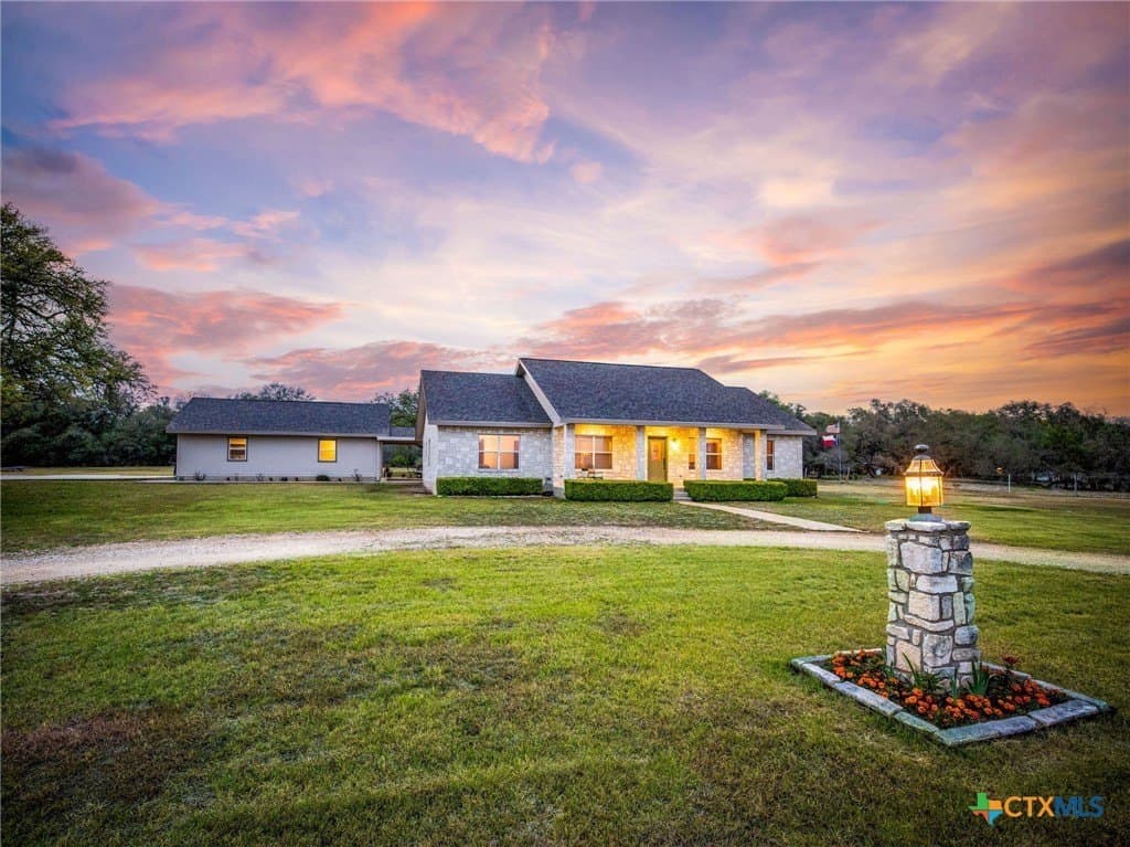 20 acres in Comal County gallery image 2