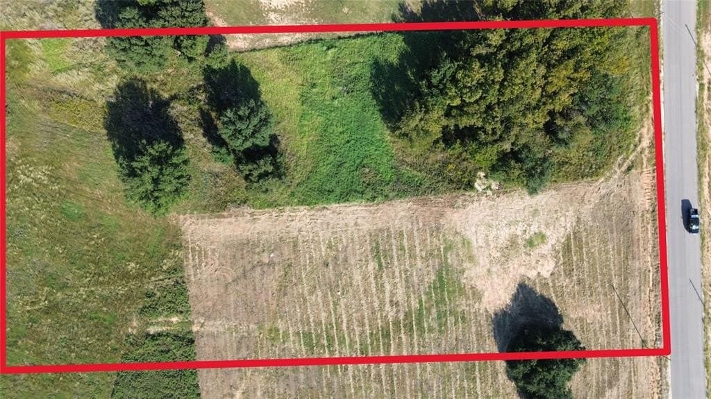 2.01 acres in Hood County