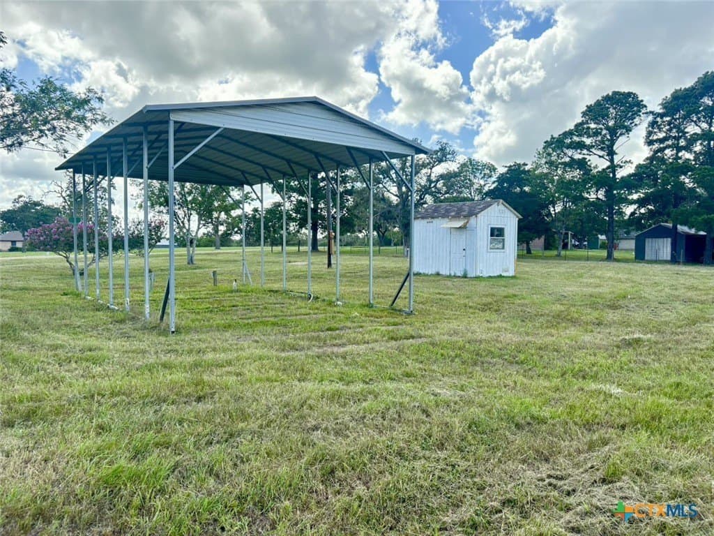 2 acres in Victoria County featured view