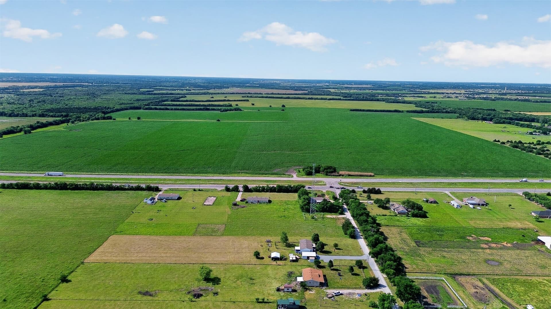 281.55 acres in Hunt County - photo 5
