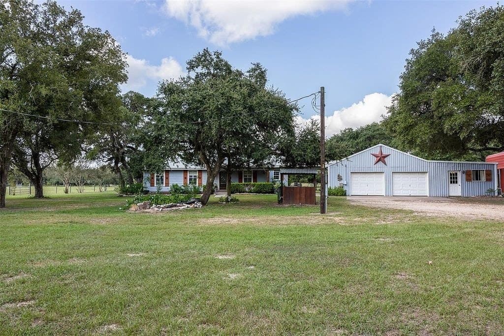 1.56 acres in Lavaca County - photo 2