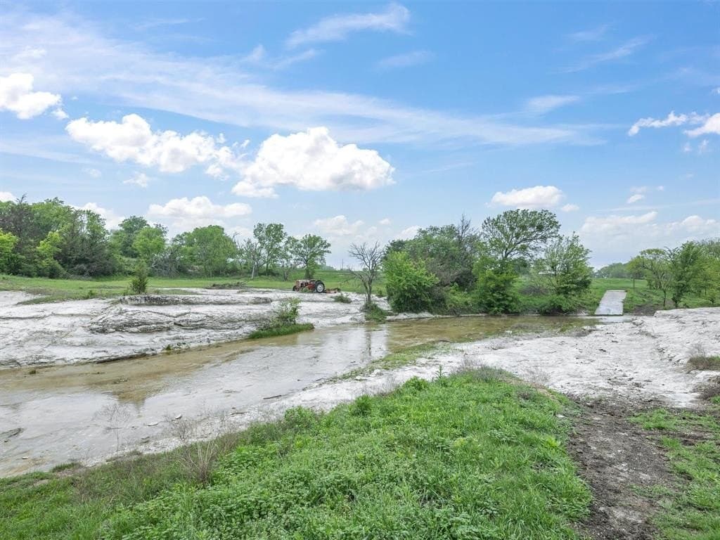 17.92 acres in Ellis County featured view