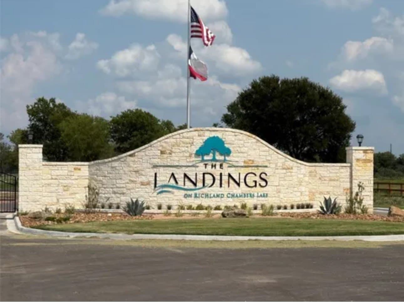 2.64 acres in Navarro County