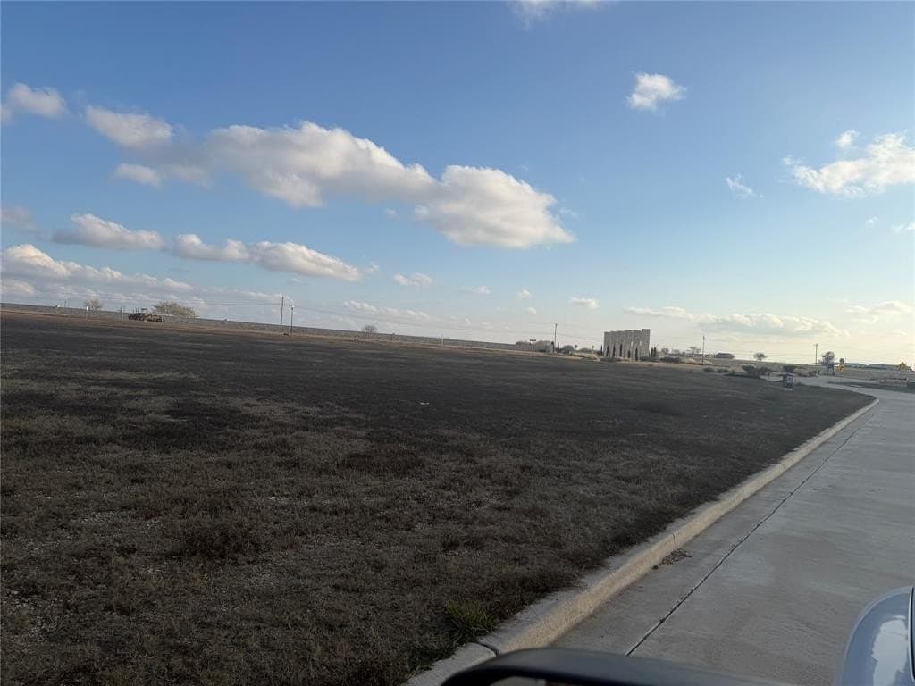 0.8 acres in McLennan County gallery image 3