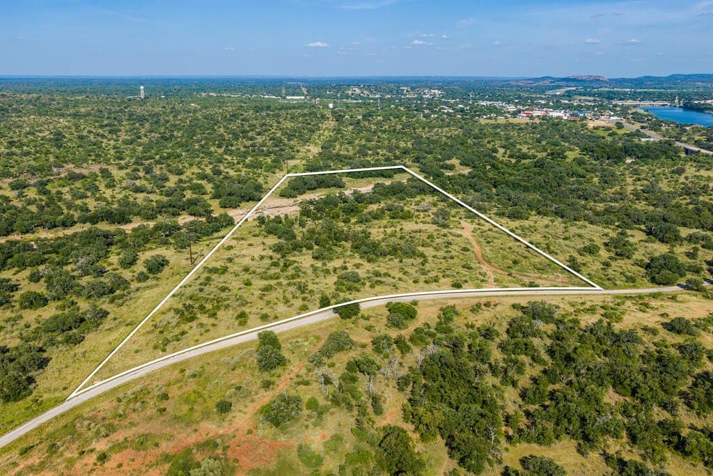 24 acres in Llano County - photo 5