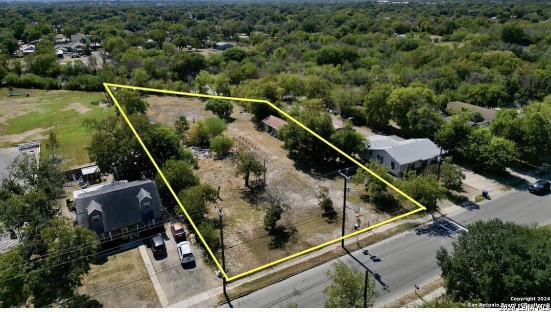 1.01 acres in Bexar County gallery image 4