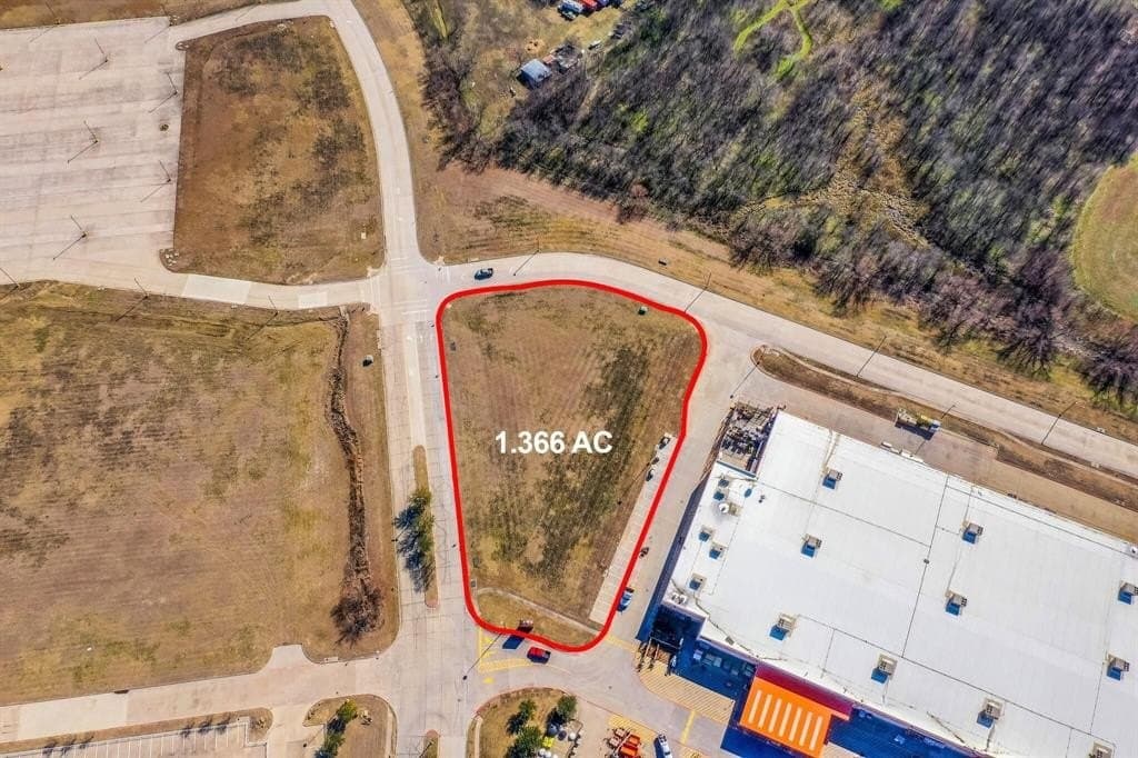 1.37 acres in Navarro County gallery image 3