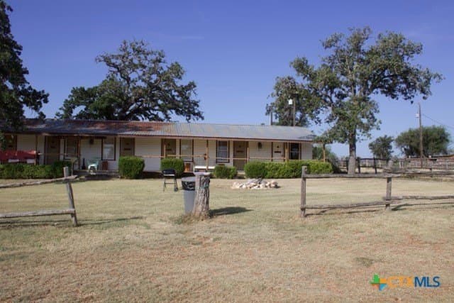 175.61 acres in Bandera County - photo 7