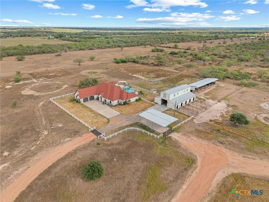 36.65 acres in Victoria County - photo 2