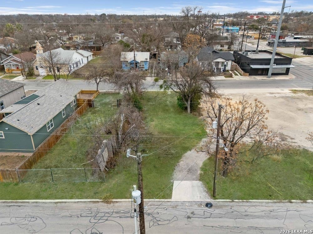 0.1 acres in Bexar County - photo 3