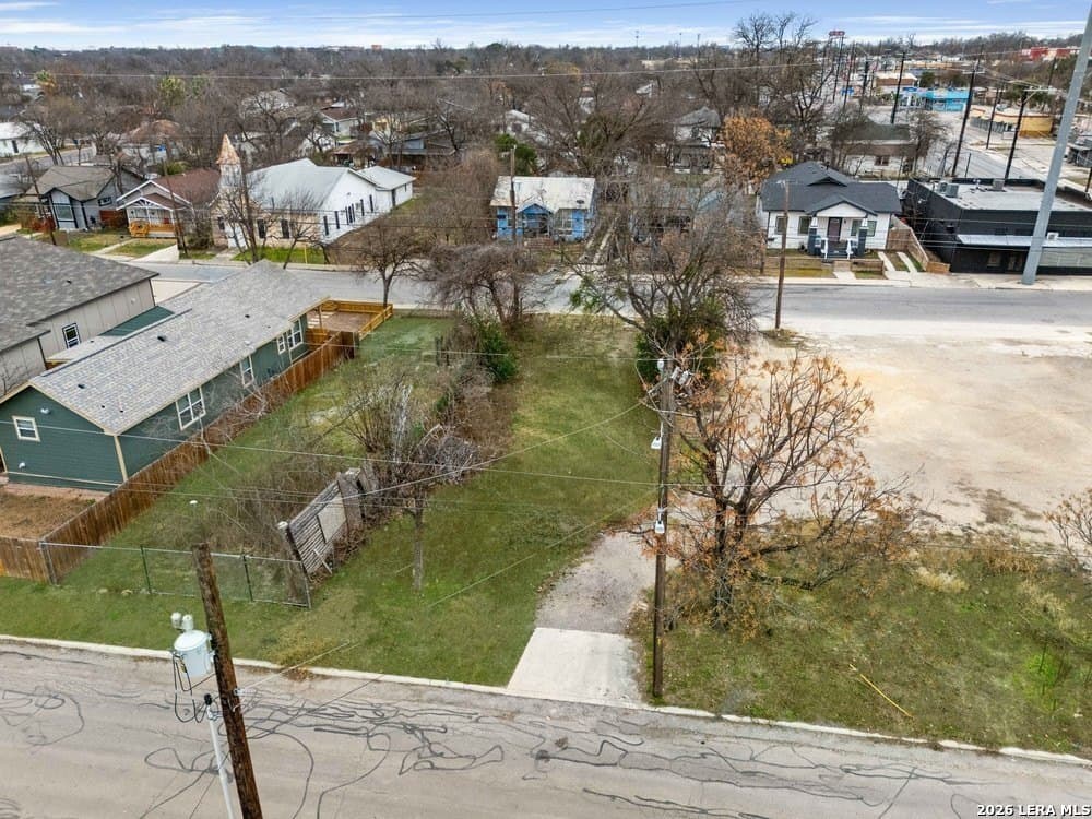 0.1 acres in Bexar County - photo 4