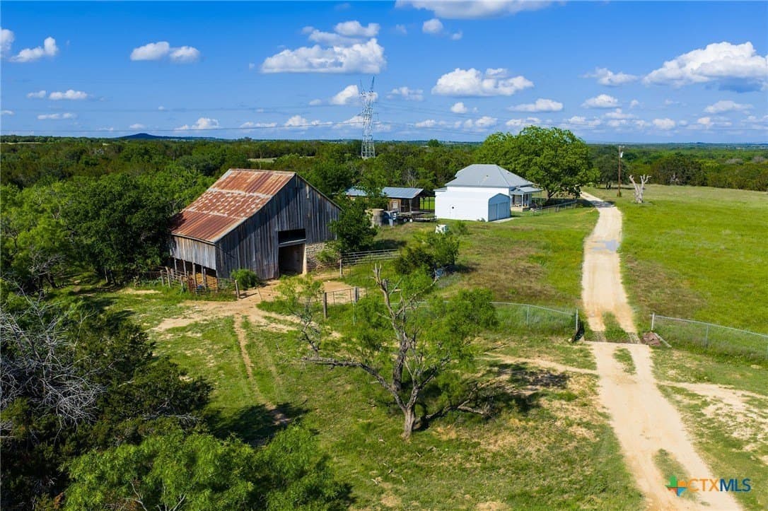 472 acres in Lampasas County - photo 24