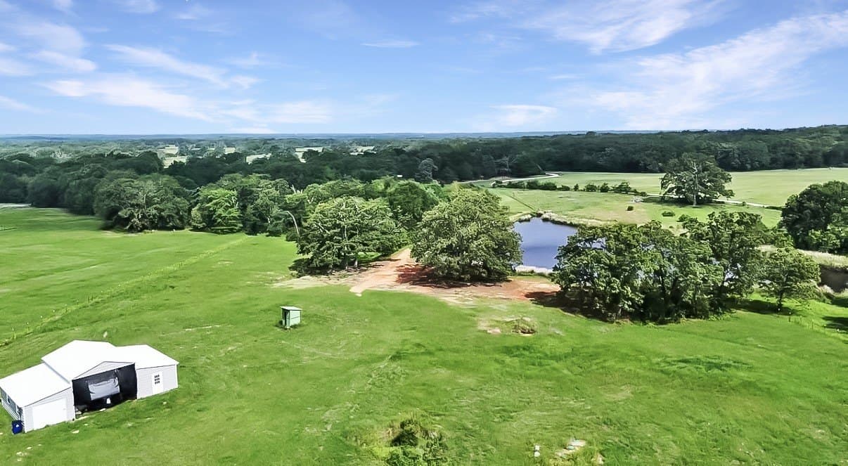 10.01 acres in Henderson County