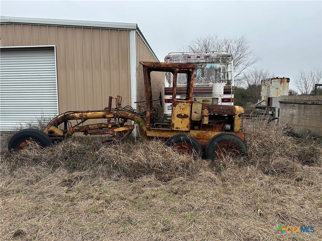 10 acres in Victoria County - photo 14