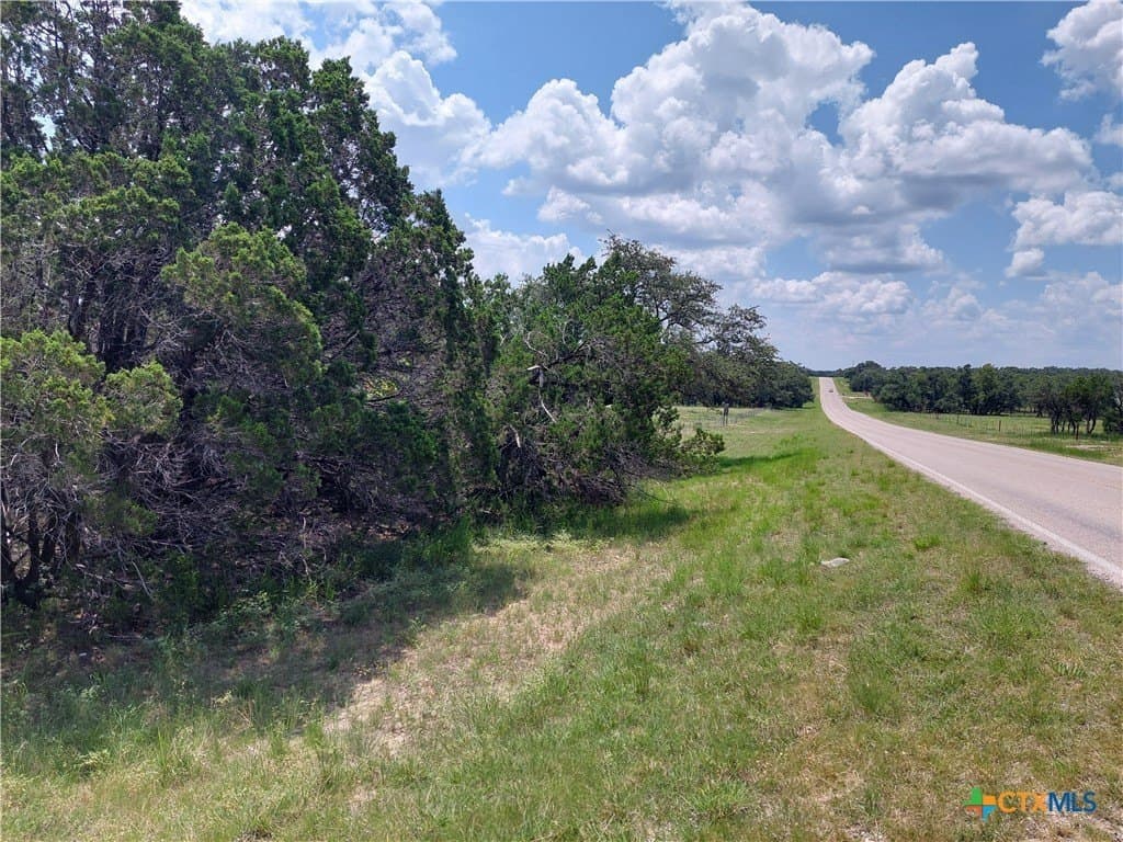 0.37 acres in Comal County gallery image 3