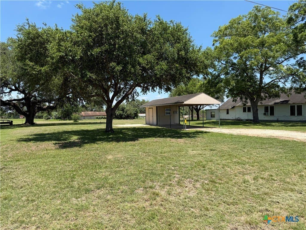 0.3 acres in Lavaca County gallery image 2