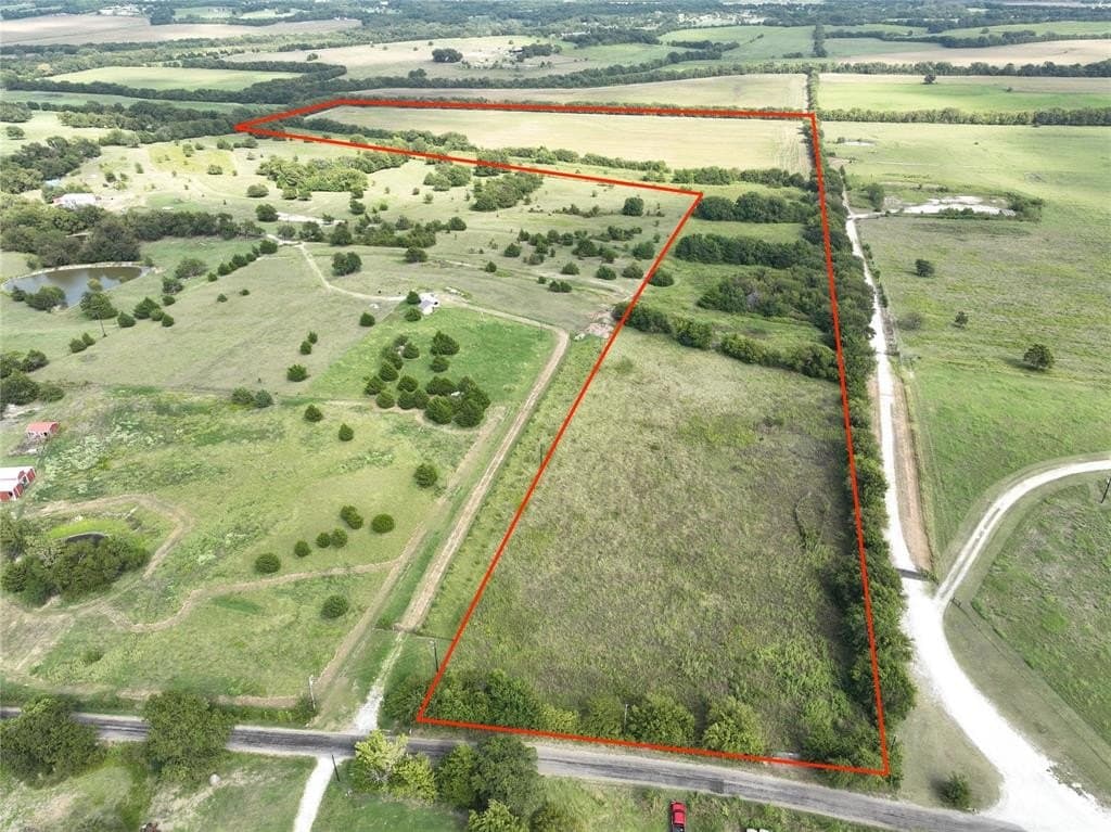 56.78 acres in Grayson County