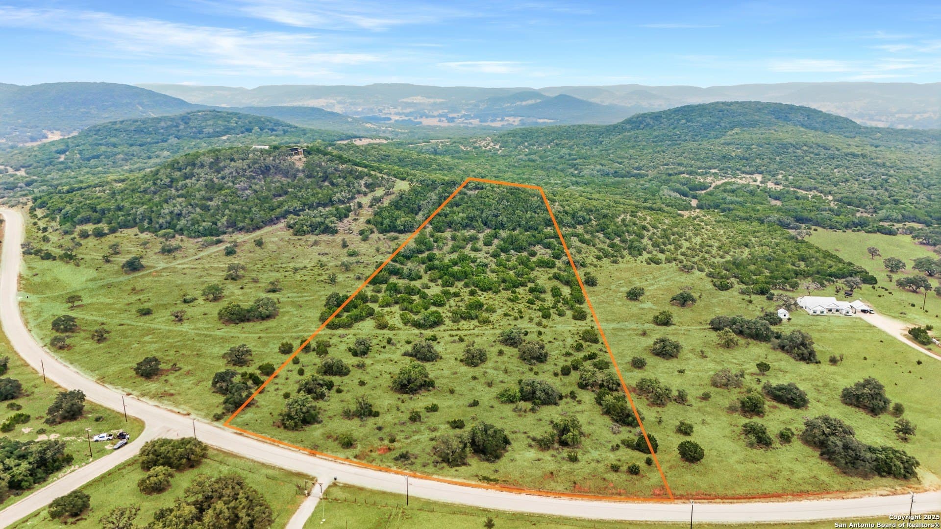 10.46 acres in Bandera County - photo 8