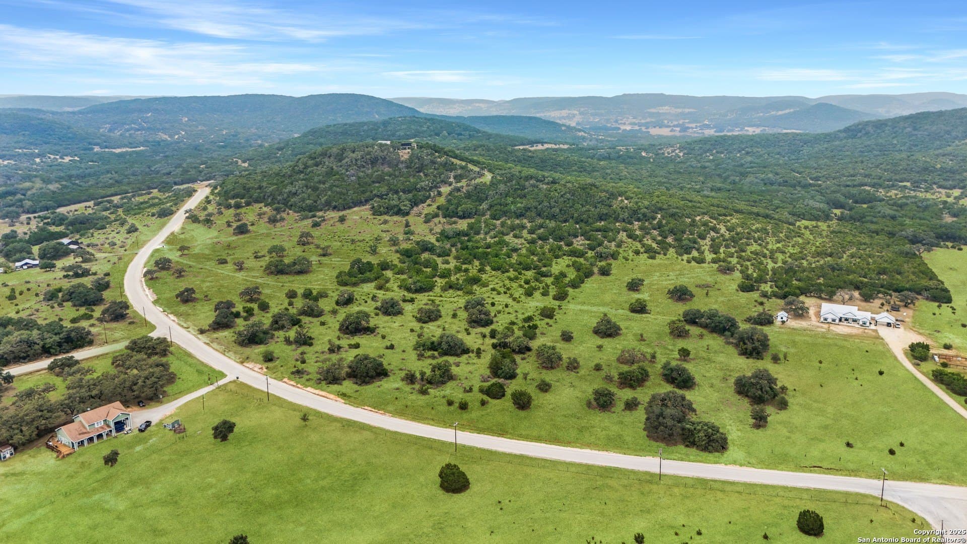 10.46 acres in Bandera County gallery image 3