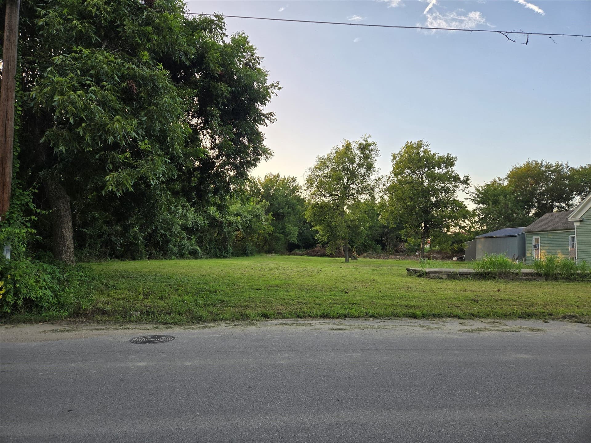 0.6 acres in Navarro County gallery image 4