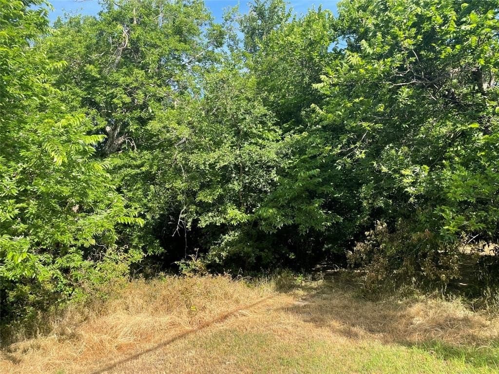 0.5 acres in Ellis County