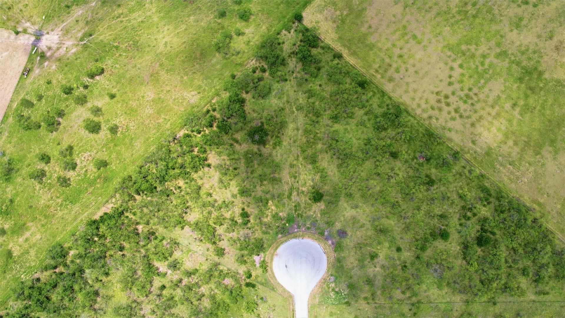 3.82 acres in Navarro County gallery image 3