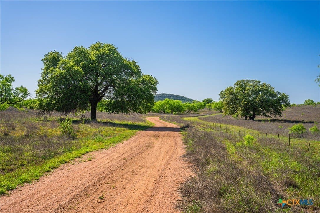 272 acres in Llano County gallery image 2