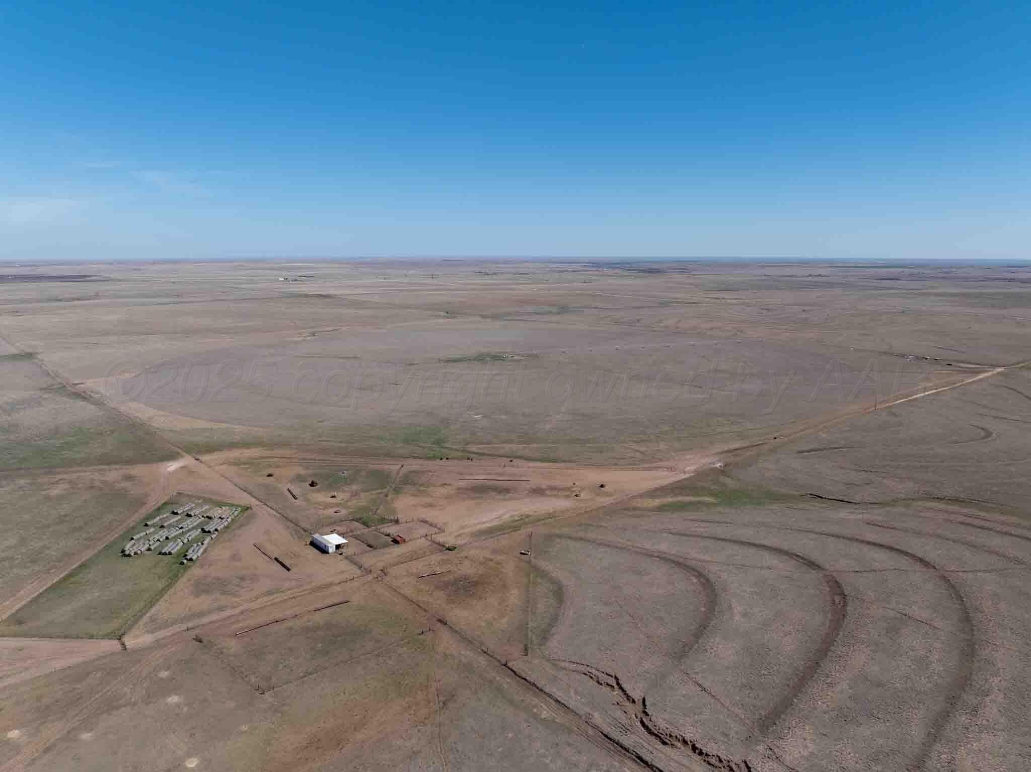 813 acres in Lipscomb County - photo 2
