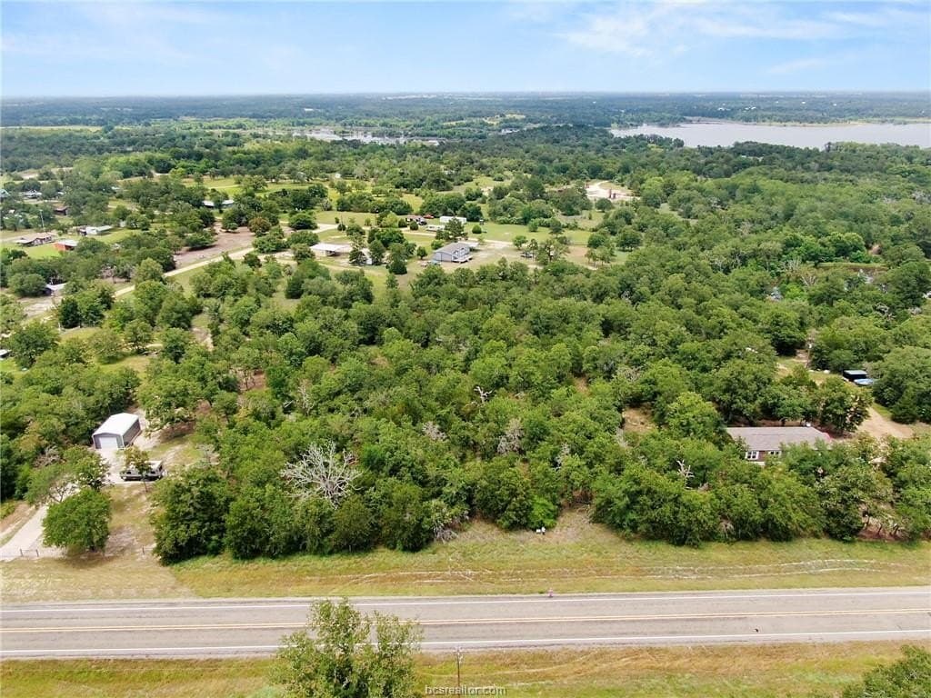 0.76 acres in Burleson County - photo 3