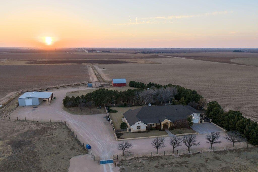 32.86 acres in Lubbock County