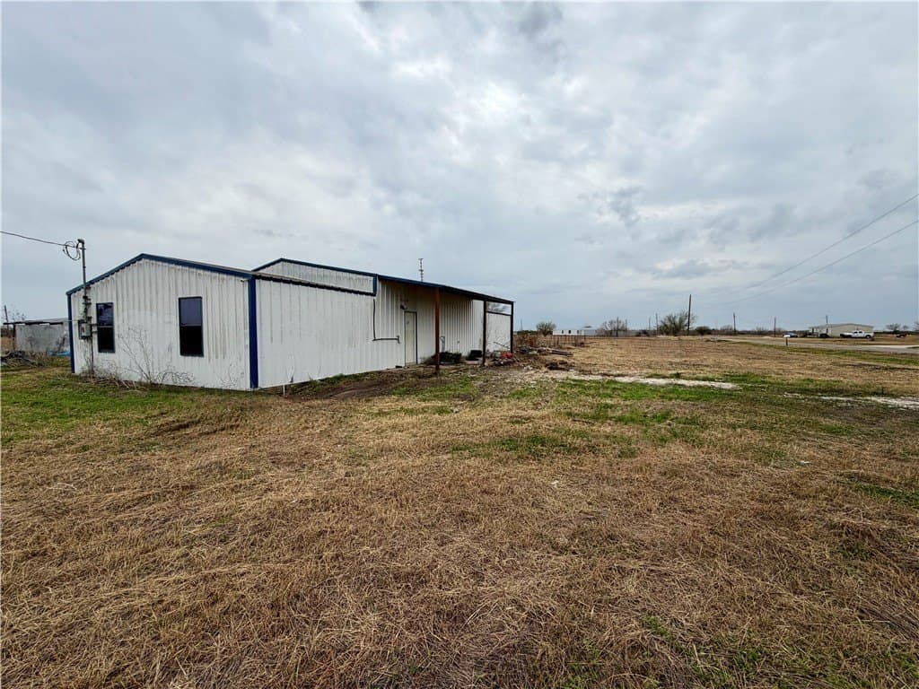 1.86 acres in Jim Wells County gallery image 3