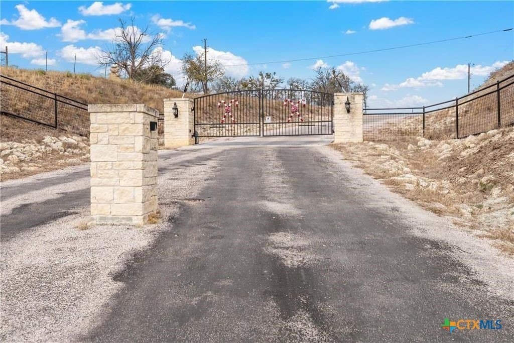 5 acres in Burnet County gallery image 3