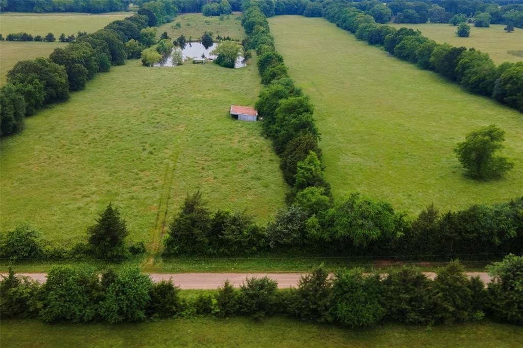 14.86 acres in Lamar County