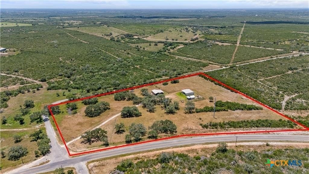 10.7 acres in Bee County gallery image 2