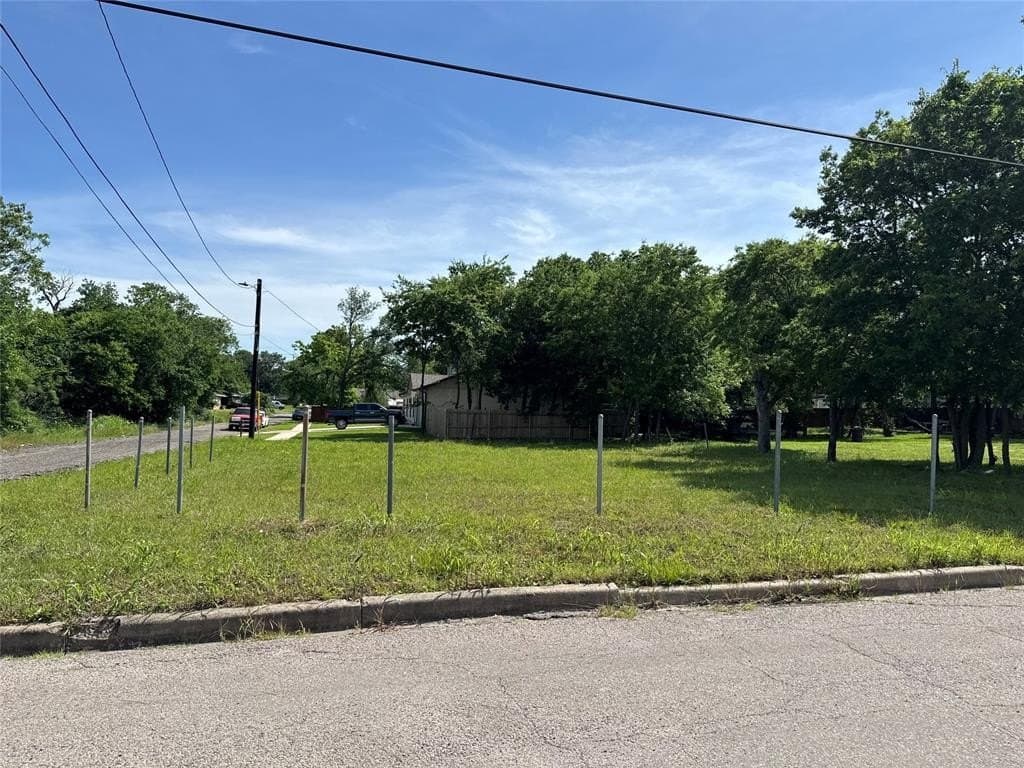 0.14 acres in Hunt County